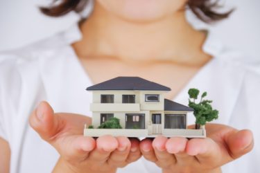 離婚した後も自宅に住み続ける方法を解説します！